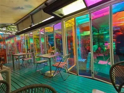 Pārklāts dichroic stikls